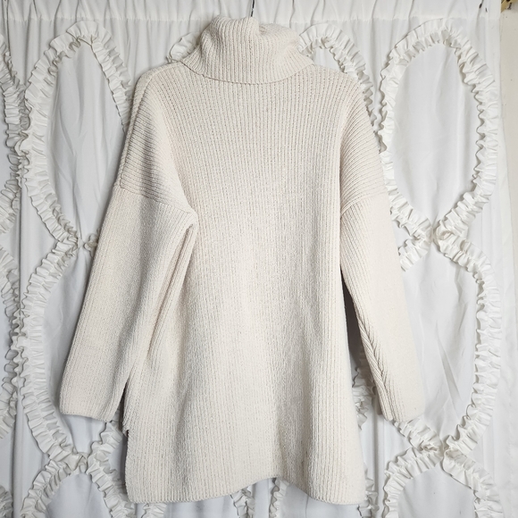 Abercrombie & Fitch Sweaters - Abercrombie & Fitch Women's Turtle Neck Ribbed Knit Sweater Womens L